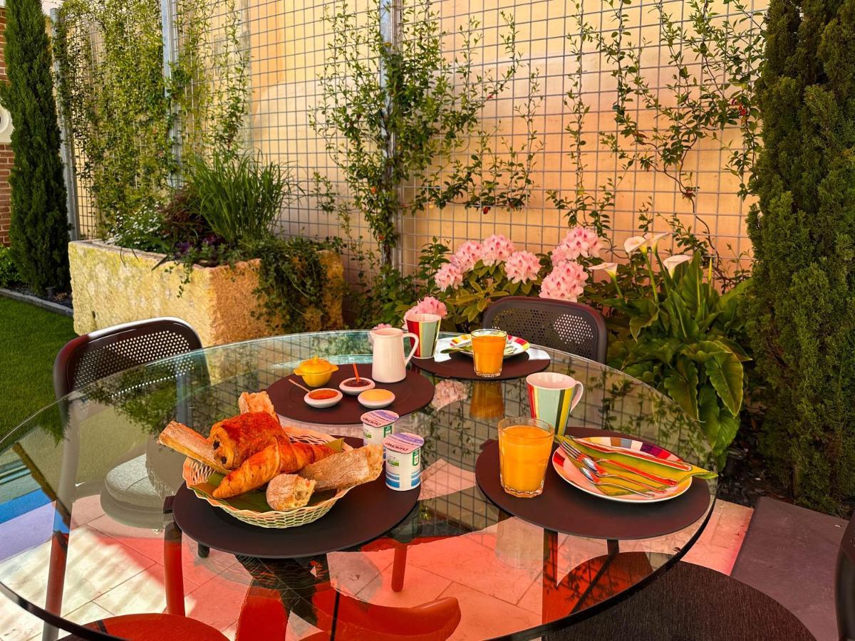Nouvelle Vague Hotel Фура Екстериор снимка