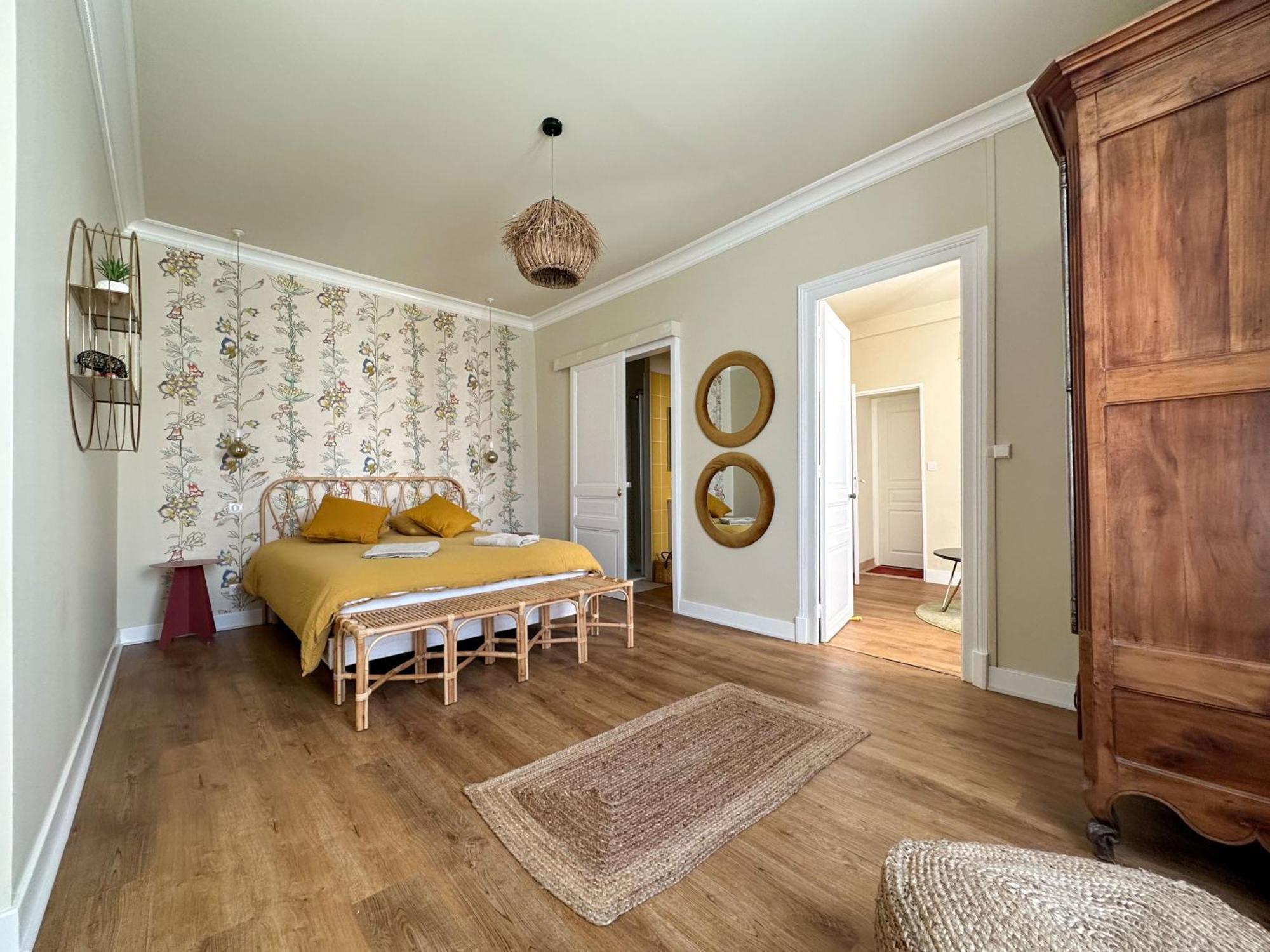 Nouvelle Vague Hotel Фура Екстериор снимка
