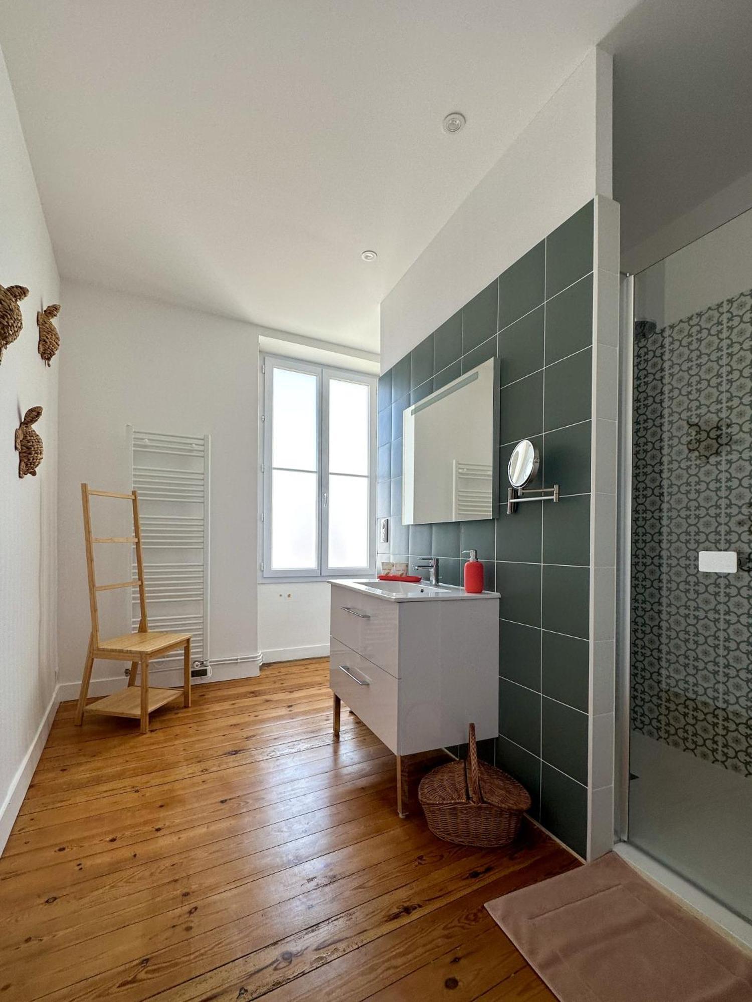 Nouvelle Vague Hotel Фура Стая снимка