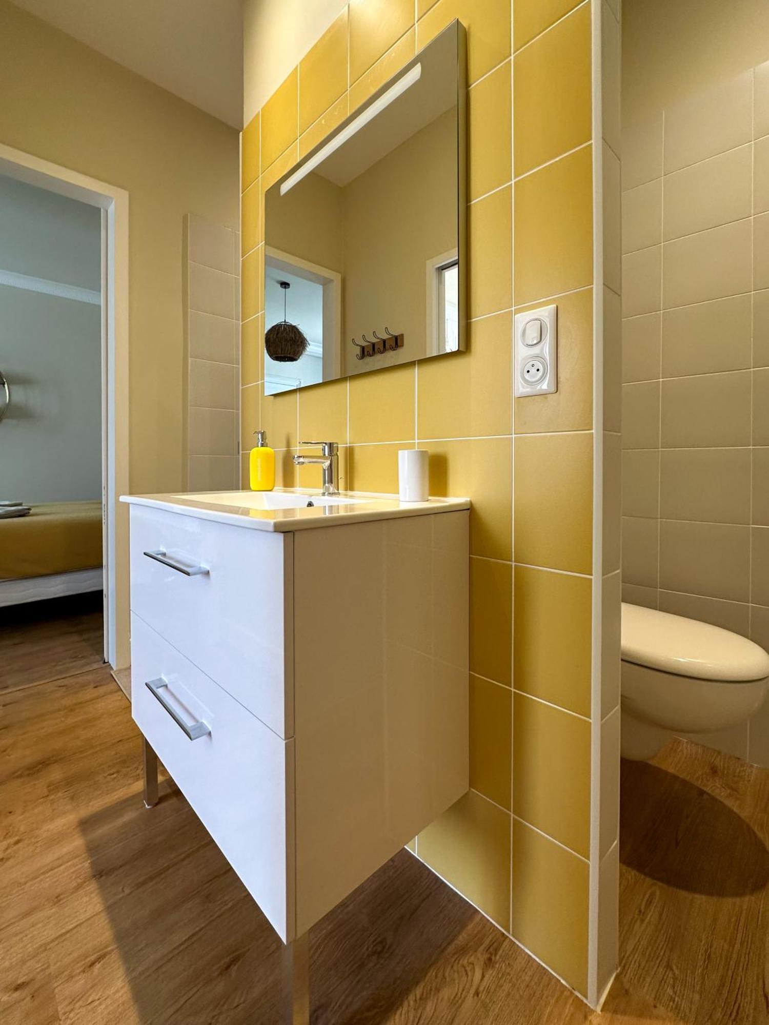 Nouvelle Vague Hotel Фура Стая снимка