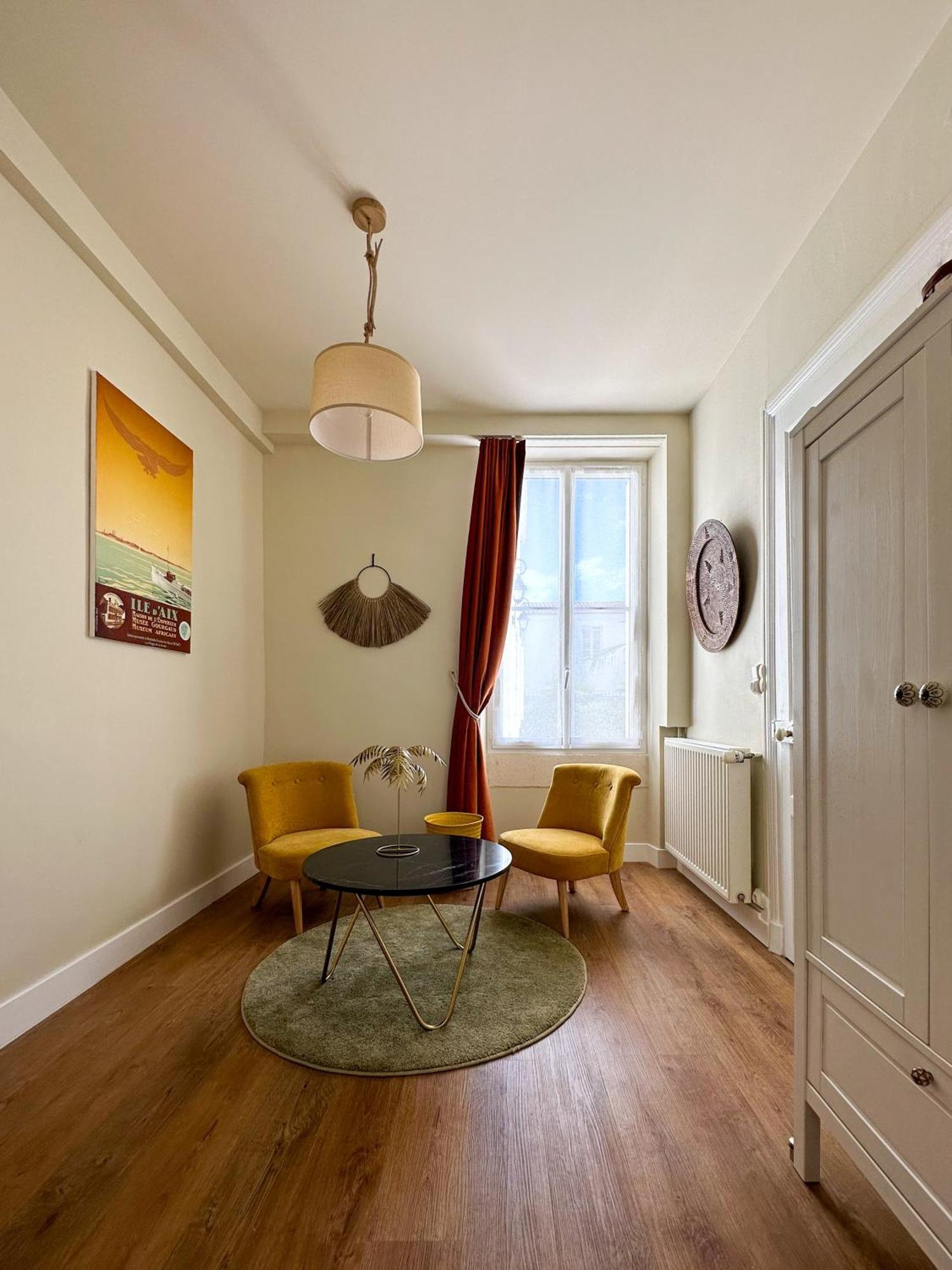 Nouvelle Vague Hotel Фура Стая снимка